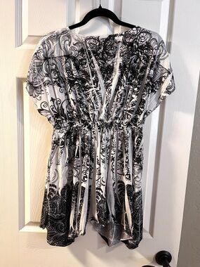 Apt 9 Black & White Asym Blouse Top Sz L